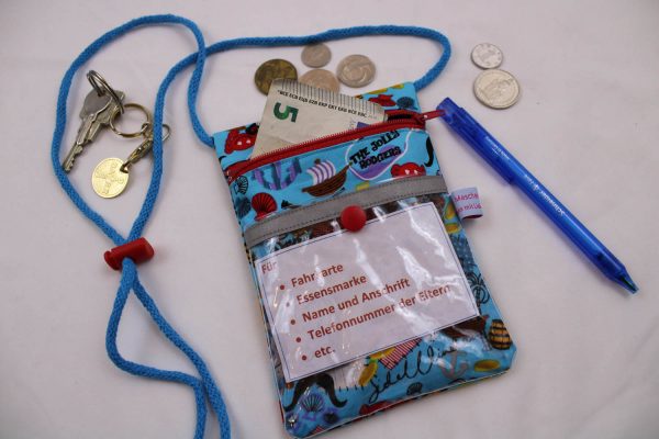 BRUSTBEUTEL für Kinder "Piratenparty" mit Klarsichtfach mit Reflektorstreifen, Kordelstopper; Geldbörse, Fahrkartentasche