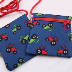 Kinder-BRUSTBEUTEL "Traktoren" mit Reißverschluss und Reflektorfähnchen; Brusttasche, Geldbörse, Geldbeutel