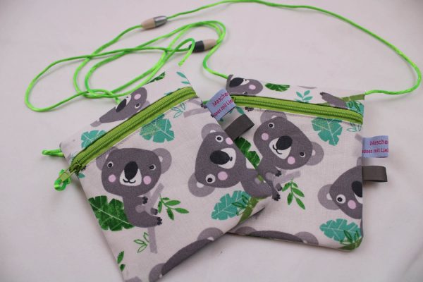 Kleiner Kinder-BRUSTBEUTEL "Koala" mit Sicherheitsverschluss und Reflektorfähnchen; Brusttasche, Geldbörse, Geldbeutel
