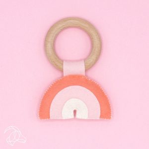 DIY-Nähset Filz "Regenbogenrassel rosa", Nähkit, Materialpackung, Nähpaket, Handarbeitsset, DIY-Kit