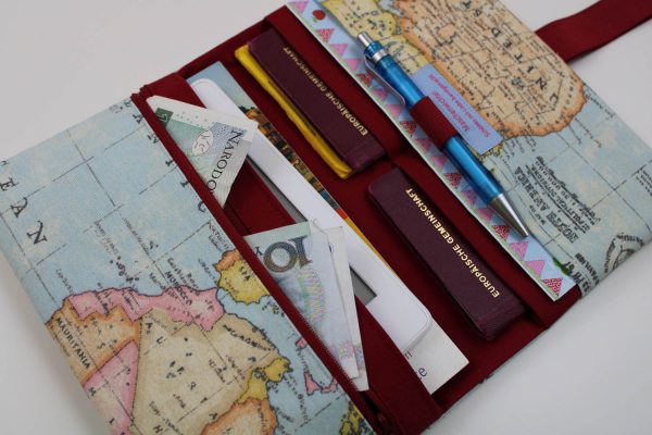Weltkarten-Reiseetui MODELL 4/S - verschiedene Innenfarben verfügbar! - Reisebrieftasche, Tickettasche, Reisepasshülle, Dokumententasche