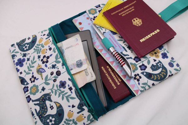 Reiseetui MODELL 4/S "Skandinavisch", verschiedene Farben, - Reisebrieftasche, Tickettasche, Reisepasshülle, Dokumententasche