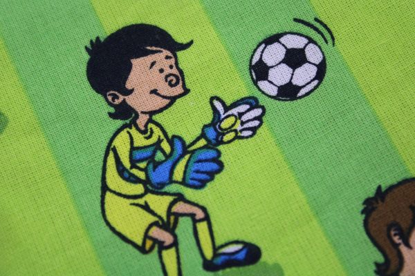 BRUSTBEUTEL für Kinder "Fußballspiel" mit Klarsichtfach m. Reflektorstreifen, fluoresz. Kordelstopper; Geldbörse, Fahrkartentasche