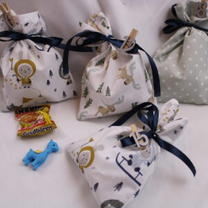 Adventskalender-Säckchen XL, zum Selbst-Befüllen, "Am Nordpol", handgenäht, mit Holz-Klammern und -zahlen