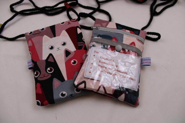 BRUSTBEUTEL für Kinder "Katzen / Rottöne" mit Klarsichtfach mit Reflektorstreifen, Kordelstopper; Geldbörse, Fahrkartentasche