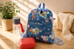 Handgefertigter Turnbeutel-Rucksack für Kinder aus 100 % Baumwolle. Gefüttert, leicht und praktisch – perfekt für Kindergarten, Schule, Sport