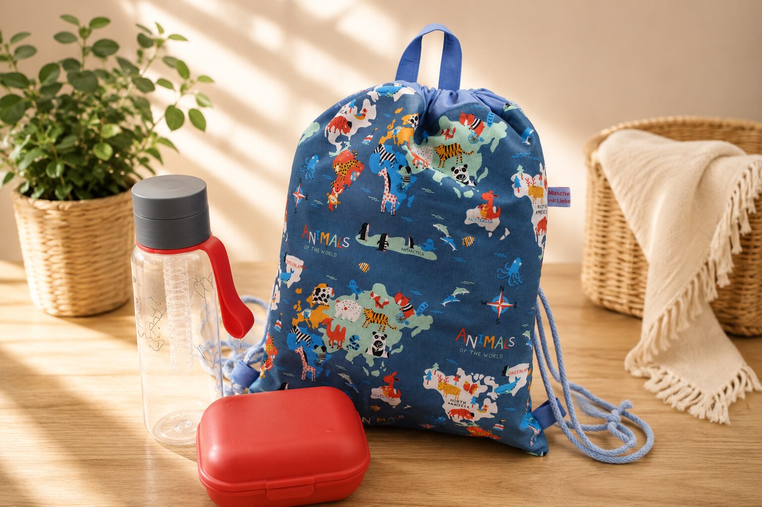 Turnbeutelrucksack S Welt der Tiere Handgefertigter Turnbeutel-Rucksack für Kinder aus 100 % Baumwolle. Gefüttert, leicht und praktisch – perfekt für Kindergarten, Schule, Sport