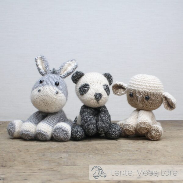 DIY-Strickset "Panda Mees", Strick-Kit, Materialpackung, Strickpaket, Handarbeitsset, DIY-Kit