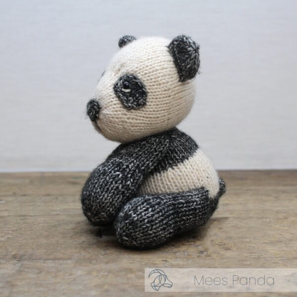 DIY-Strickset "Panda Mees", Strick-Kit, Materialpackung, Strickpaket, Handarbeitsset, DIY-Kit