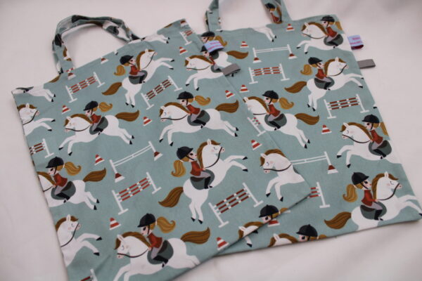 Kindertasche, Einkaufstasche "Springreiten" - KiTa-Tasche, Malbuchtasche, Geschenktasche, Tragetasche, Freundebuchtasche, Stoffbeutel