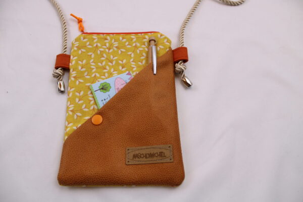 Handytasche zum Umhängen; Umhängetasche mit 2 Fächern und langer Kordel; Crossbody Tasche für viele Handy-Modelle; Praktisch, leicht, vegan