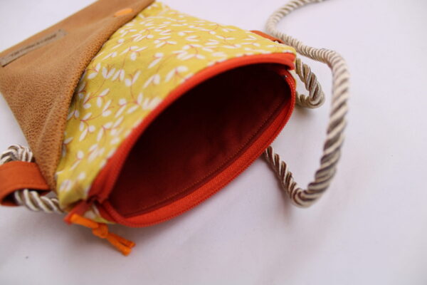 Handytasche zum Umhängen; Umhängetasche mit 2 Fächern und langer Kordel; Crossbody Tasche für viele Handy-Modelle; Praktisch, leicht, vegan