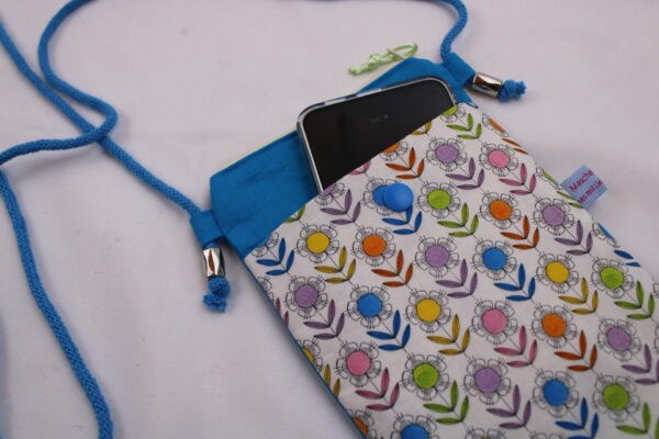Handytasche zum Umhängen; Umhängetasche mit 2 Fächern und langer Kordel; Crossbody Tasche für viele Handy-Modelle; Praktisch und leicht