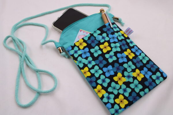 Handytasche zum Umhängen; Umhängetasche mit 2 Fächern und langer Kordel; Crossbody Tasche für viele Handy-Modelle; Praktisch, leicht, vegan