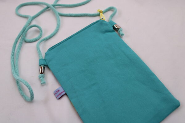 Handytasche zum Umhängen; Umhängetasche mit 2 Fächern und langer Kordel; Crossbody Tasche für viele Handy-Modelle; Praktisch und leicht