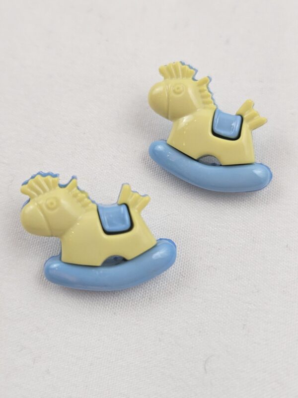 Kinderknöpfe Schaukelpferd gelb-blau (5er Pack)