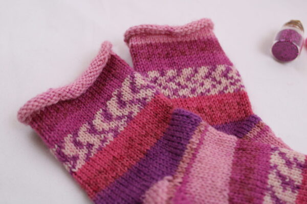 Gr. 24/25 - Kinder-Wollsocken handgestrickt, rosa-lila mit Rollbündchen