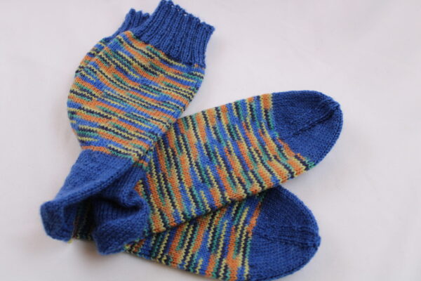 Gr. 37/38 - Wollsocken handgestrickt, blau/bunt