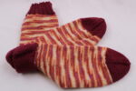 Gr. 37/38 - Wollsocken handgestrickt, Rottöne/creme