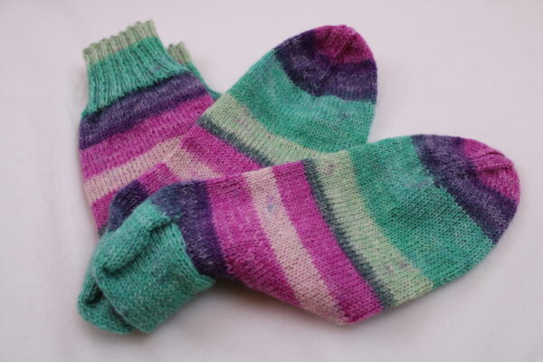 Gr. 40/41 - Wollsocken handgestrickt, Rosa- und Grüntöne