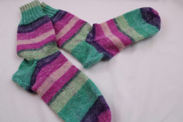 Gr. 40/41 - Wollsocken handgestrickt, Rosa- und Grüntöne