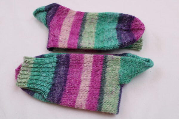 Gr. 40/41 - Wollsocken handgestrickt, Rosa- und Grüntöne