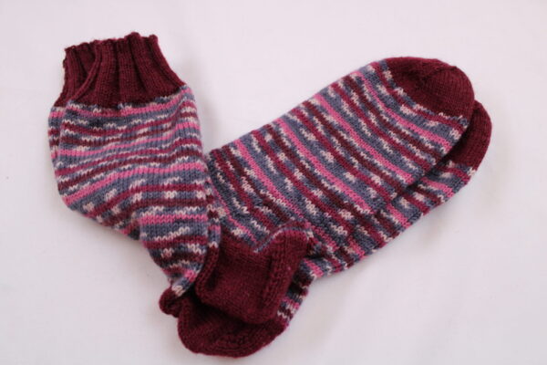 Gr. 40/41 - Wollsocken handgestrickt, Rottöne/grau