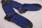 Gr. 41/42 - Wollsocken handgestrickt, blau-lila-anthrazit – Bild 4