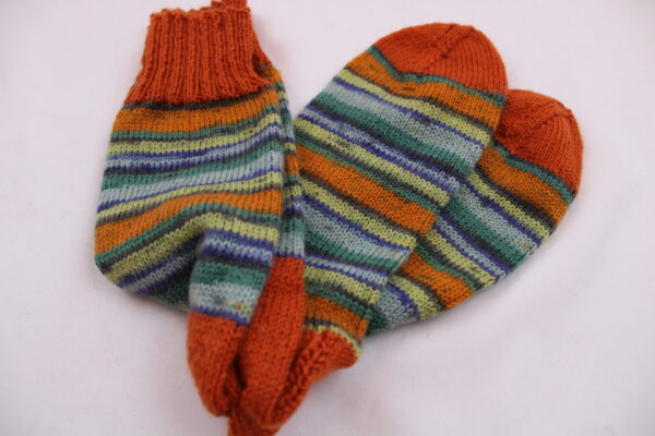 Gr. 42/43 - Wollsocken handgestrickt, bunt geringelt