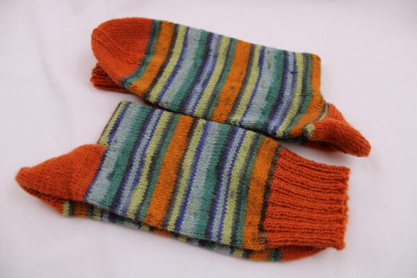 Gr. 42/43 - Wollsocken handgestrickt, bunt geringelt