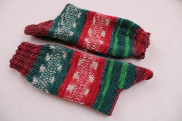 Gr. 38/39 - Wollsocken handgestrickt, extra dick, aus 6-fädiger Wolle, grün/rot/weiß