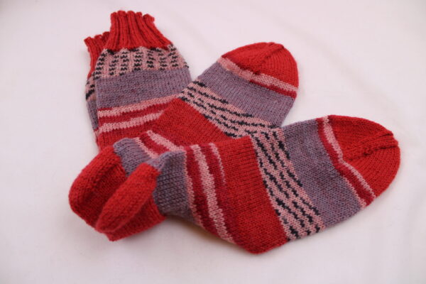 Gr. 38/39 - Wollsocken handgestrickt, Rosa- und Rottöne