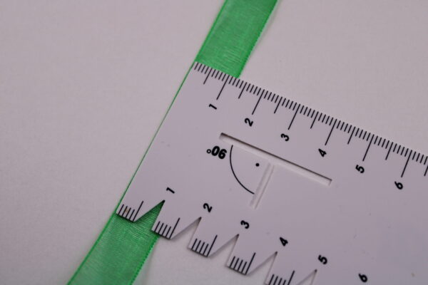 Organzaband aus 100% Polyester, 12mm breit, GRÜN, für Schleifen, Deko, Geschenkverpackungen, Rolle mit ca. 27 Metern – Bild 2