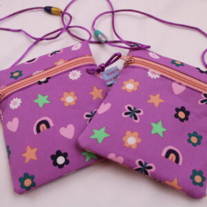 Kleiner Kinder-BRUSTBEUTEL "LOVE pink" mit Sicherheitsverschluss und Reflektorfähnchen; Brusttasche, Geldbörse, Geldbeutel
