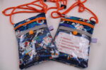 BRUSTBEUTEL / Umhängetäschchen für Kinder "Astronaut im All" mit Klarsichtfach mit Reflektorstreifen; Geldbörse, Fahrkartentasche, Kindergeldbeutel – Bild 3