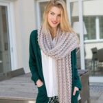 Wolle Gründl / SHETLAND 100g, Farbe 06 - Mocca Melange, 80 % Polyacryl, 20 % Wolle,  2 Knäuel = 1 Loop, Anleitung in der Banderole, für Nadeln 7-8mm – Bild 3