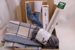 VEGANES Strickset "Socken stricken" (08), Geschenkset z. Strümpfestricken, DIY-Pack inkl. veganer Wolle, Nadeln, Projekttasche, Handmaß, Anleitung