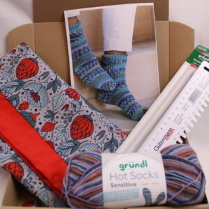 VEGANES Strickset "Socken stricken", Geschenkset z. Strümpfestricken, DIY-Pack inkl. veganer Wolle, Nadeln, Projekttasche, Handmaß,Anleitung
