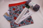 VEGANES Strickset "Socken stricken" (01), Geschenkset z. Strümpfestricken, DIY-Pack inkl. veganer Wolle, Nadeln, Projekttasche, Handmaß,Anleitung – Bild 2