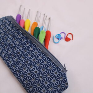 Häkelnadel-Set Geschenkset – 8 bunte ergonomische Häkelnadeln (2,5–6,0 mm) mit Täschchen und 3 Maschenmarkierern – Einsteiger Amigurumi Set