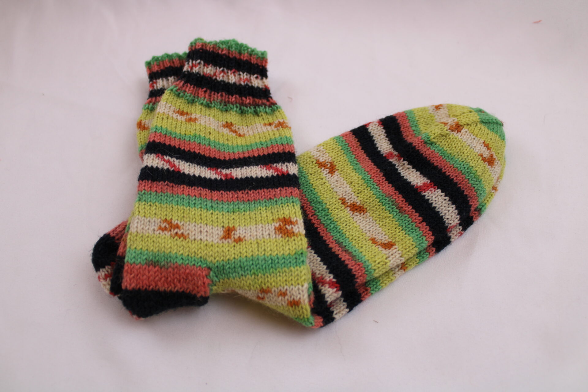 Handgestrickte Socken Gr. 39-40 (1) Gr. 38/39 - Wollsocken handgestrickt, gestrickt aus Wolle Gründl BASSO (03)