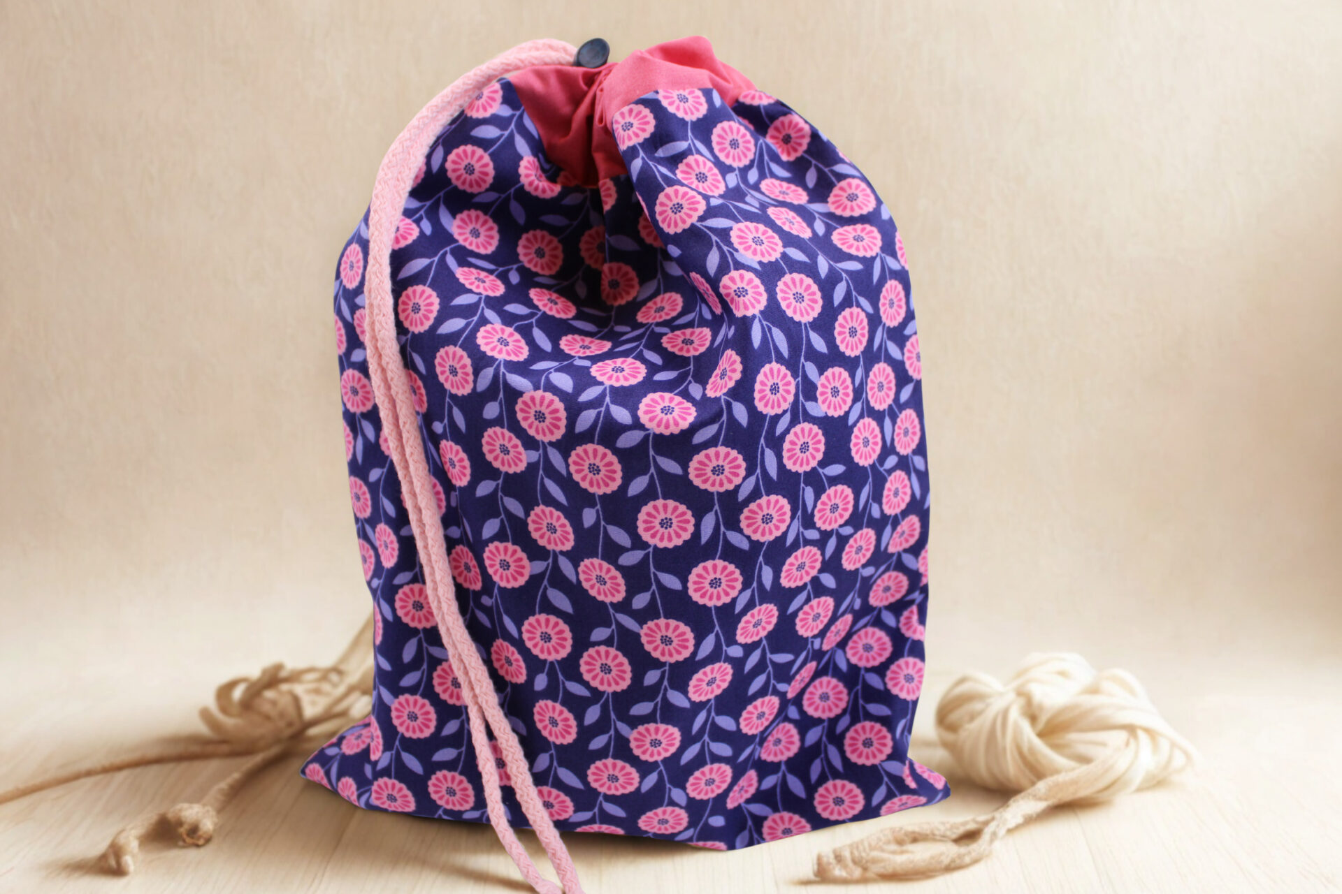 Projekttasche Größe M Blümchen pink blau (1) Projekttasche, Projektbeutel, Handarbeitstasche, Stricktasche "Blüten pink/blau", Größe M