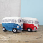 DIY-Häkelset, Geschenkset "Retro-Bus" blau oder rot mit Häkelnadel und Projekttasche Gr. S; Materialpackung, Häkelpaket, Handarbeitsset – Bild 2