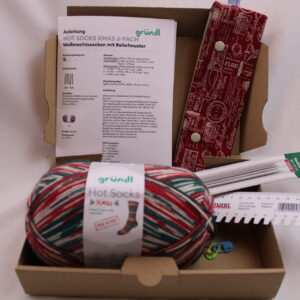 Strickset "Weihnachts-Socken stricken", komplettes Geschenkset zum Strümpfe stricken, DIY-Pack inklusive Wolle (6-fach), Nadeln, Nadelgarage, Handmaß und Anleitung