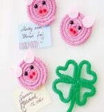 DIY-Strickset / Bastelset " Meine erste Strickliesel" Bastelset mit Buch (32 Seiten), Strickliesel, Garn in 2 Farben und Holzreifen – Bild 2