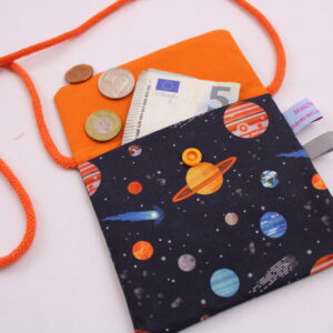 Kinder-BRUSTBEUTEL "Planeten" mit Druckknopf, Reflektorfähnchen; mit oder ohne Klarsichtfach/Fahrkartenfach, Brusttasche, Geldbörse