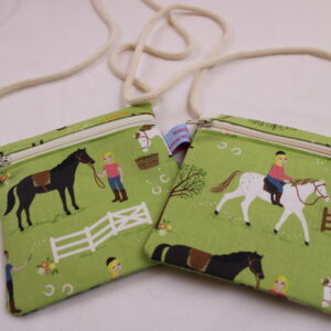Kinder-BRUSTBEUTEL "Pferdehof" mit Reißverschluss und Reflektorfähnchen; Brusttasche, Geldbörse, Geldbeutel