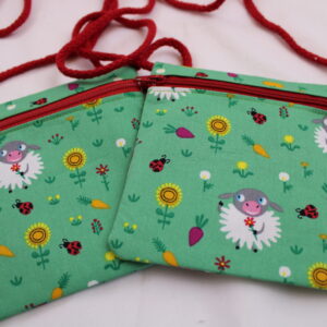 Kinder-BRUSTBEUTEL "Schäfchen" mit Reißverschluss und Reflektorfähnchen; Brusttasche, Geldbörse, Geldbeutel