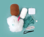 DIY-Häkelset mit Spieluhr "Musikalischer Otter" von Graine Créative,  Häkelkit, Komplette Materialpackung, Häkelpaket, Handarbeitsset, DIY-Kit – Bild 6