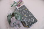 Strickset "Baby-Schuhe stricken", komplettes Geschenkset, DIY-Pack inkl. extraweicher Wolle, Nadeln, Handarbeitstäschchen und Anleitung – Bild 5